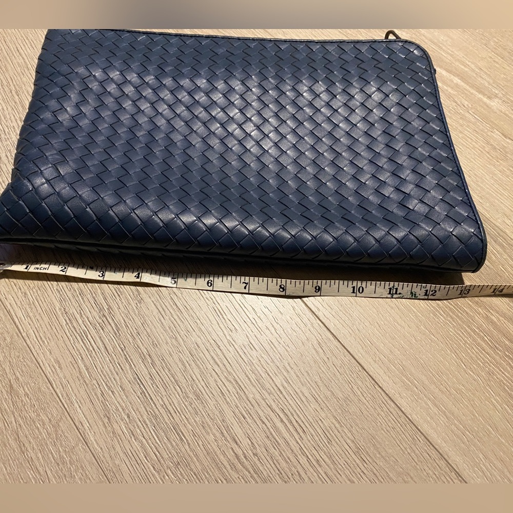 Bottega Veneta Cassette Pouch Intrecciato Leather Clutch | Dimensions: 13inx9in - Picture 5 of 8